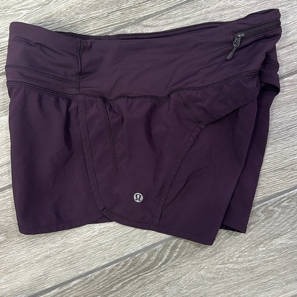 Lululemon speed shorts size 6 good used condition - Picture 3 of 5